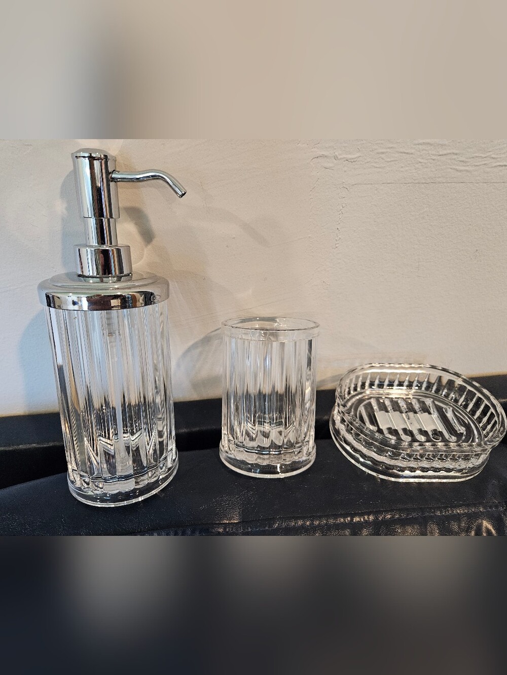 Clear Ribbed Plastic 3 Piece Bathroom Set